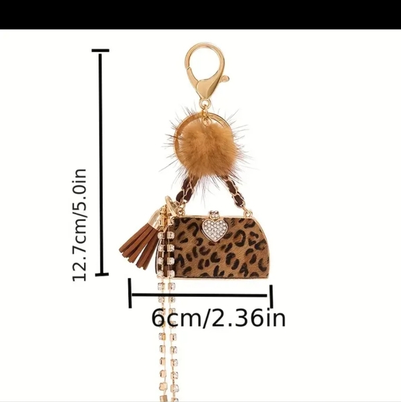 NEW IN BAG keychain pom pom - Picture 2 of 12